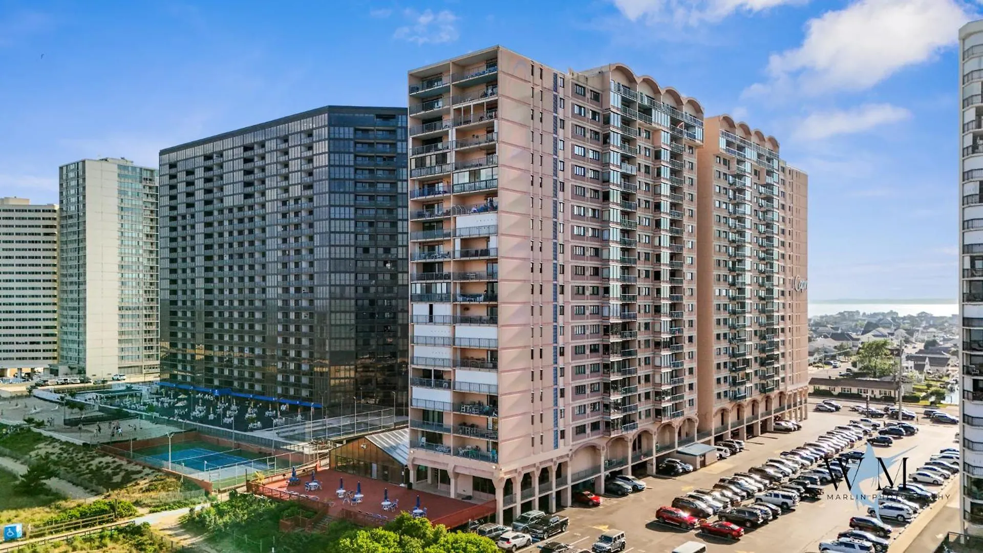 Ocean Front 2 Bedroom Condo At The Capri W Indoor And Outdoor Pool, Tennis Courts, Gym And More! 大洋城 0*,