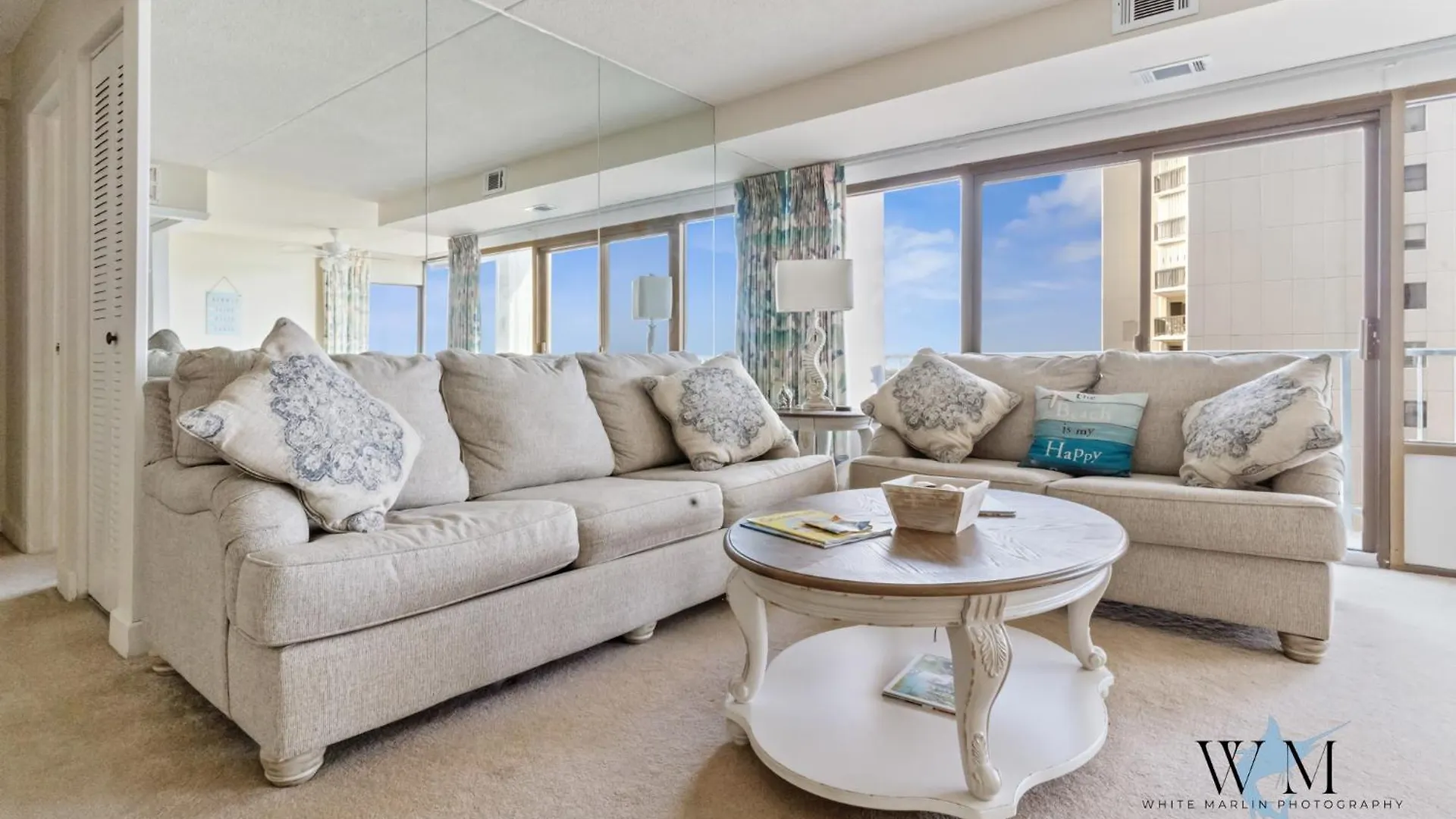 公寓 Ocean Front 2 Bedroom Condo At The Capri W Indoor And Outdoor Pool, Tennis Courts, Gym And More! 大洋城 美国